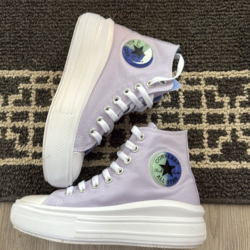 Kids converse